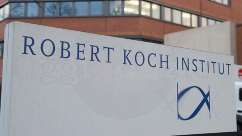 Secondo i dati del Robert Koch Institut, Omicron è da 10 a 50 volte meno pericolosa della normale influenza. SIAMO IN OSTAGGIO DI UN RAFFREDDORE