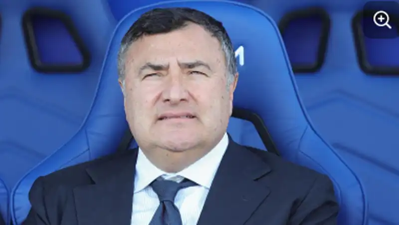 Morto il dg della Fiorentina Joe Barone per un malore prima della gara con l’Atalanta Morto il dg della Fiorentina Joe Barone per un malore prima della gara con l'Atalanta