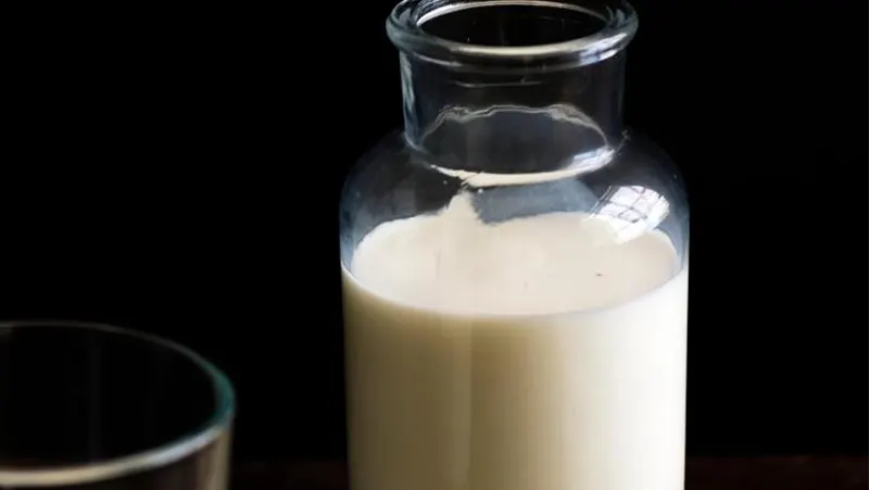 Non sanno più a cosa aggrapparsi: Latte crudo, nuove infezioni tra gli ‘adepti’. Bassetti: “Va vietato” Latte crudo - nuove infezioni tra gli adepti Bassetti - Va vietato